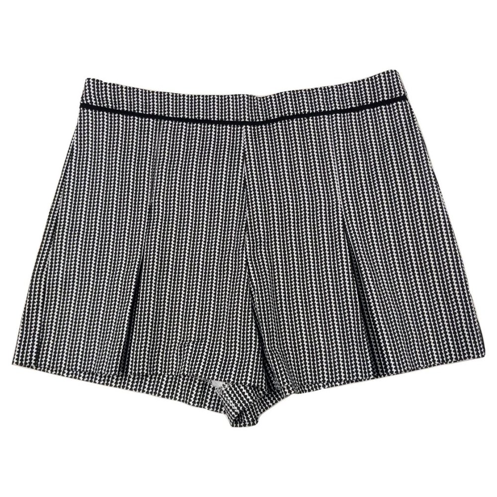 XOXO Sz 9/10 Black & White High Rise Skort